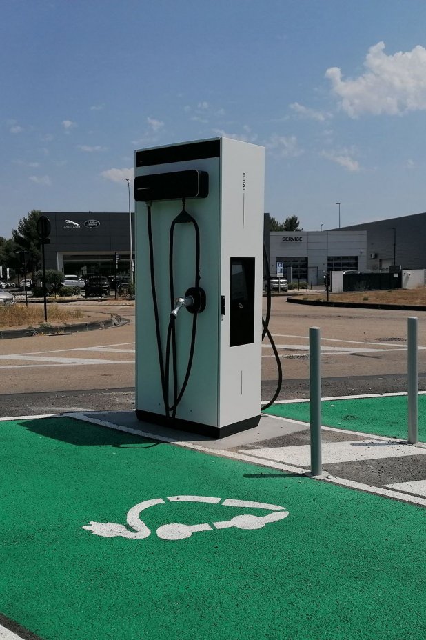 Installation de bornes de charge rapide - Remoulins, N�mes, Aimargues et Vic le  Fesq